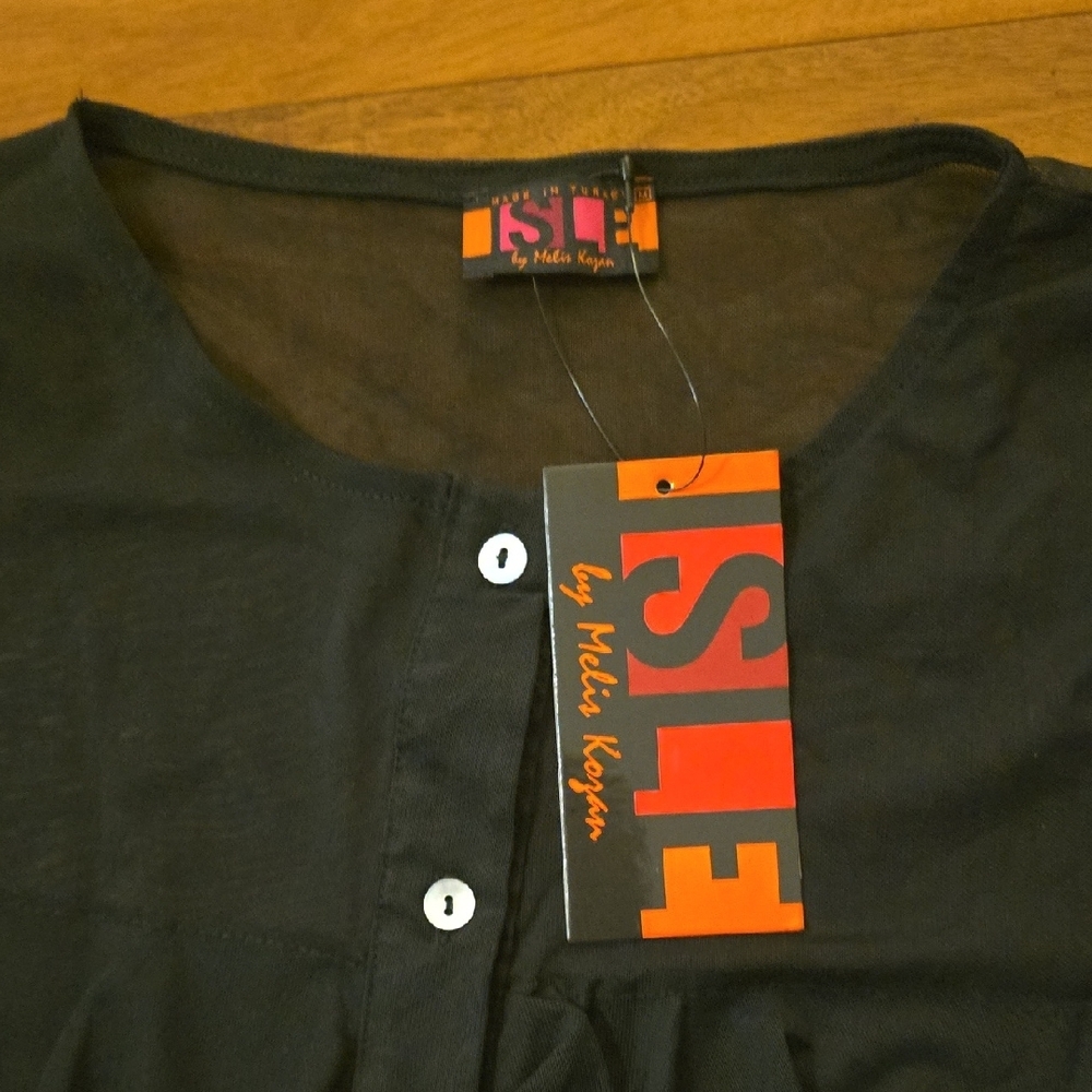 ISLE Black Ruffle Women's Top - Picture 3 of 4